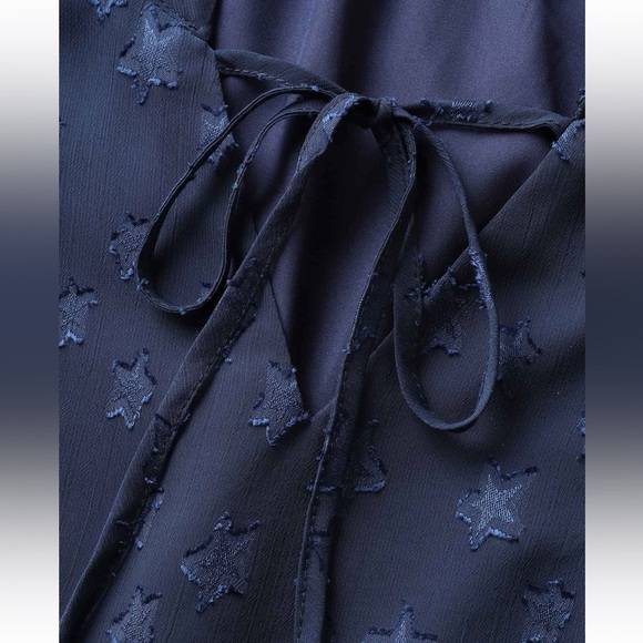 BloomChic Plus Size 2XL Star Mesh Gathered Ruffle Sleeve Blouse us18-20 - Picture 4 of 7